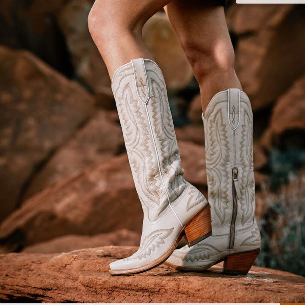 White Ariat Casanova Cowboy Boots